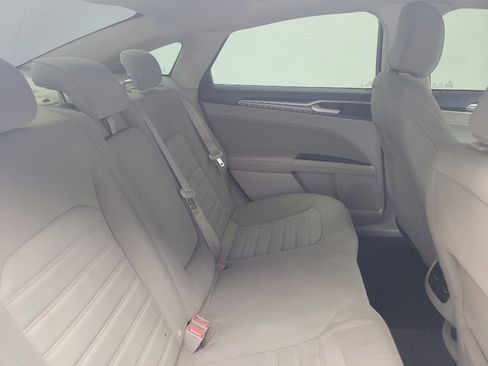 Used 2020 Ford Fusion SE image 19