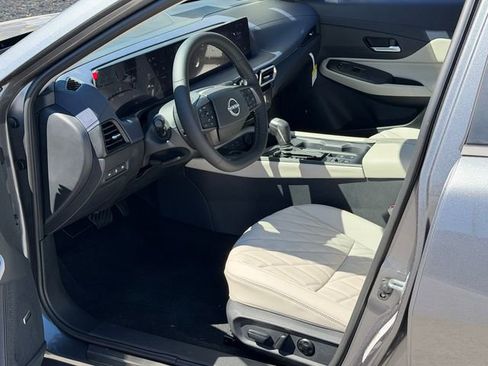New 2026 Nissan Sentra SL FWD image 11