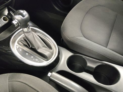 Used 2015 Kia Soul ! FWD image 26