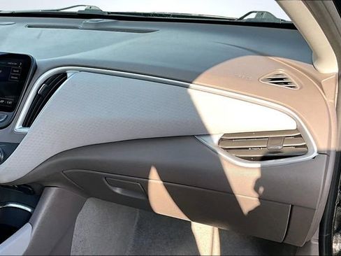 Used 2023 Chevrolet Malibu LT image 25