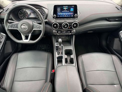 Used 2025 Nissan Sentra SR w/ SR Premium Package image 12