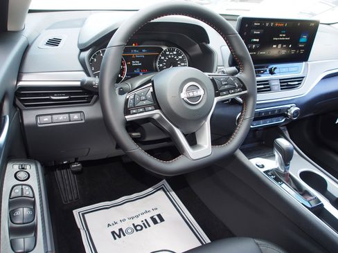 New 2026 Nissan Altima 2.5 SR FWD image 14