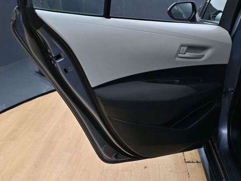 Used 2025 Toyota Corolla LE FWD image 38