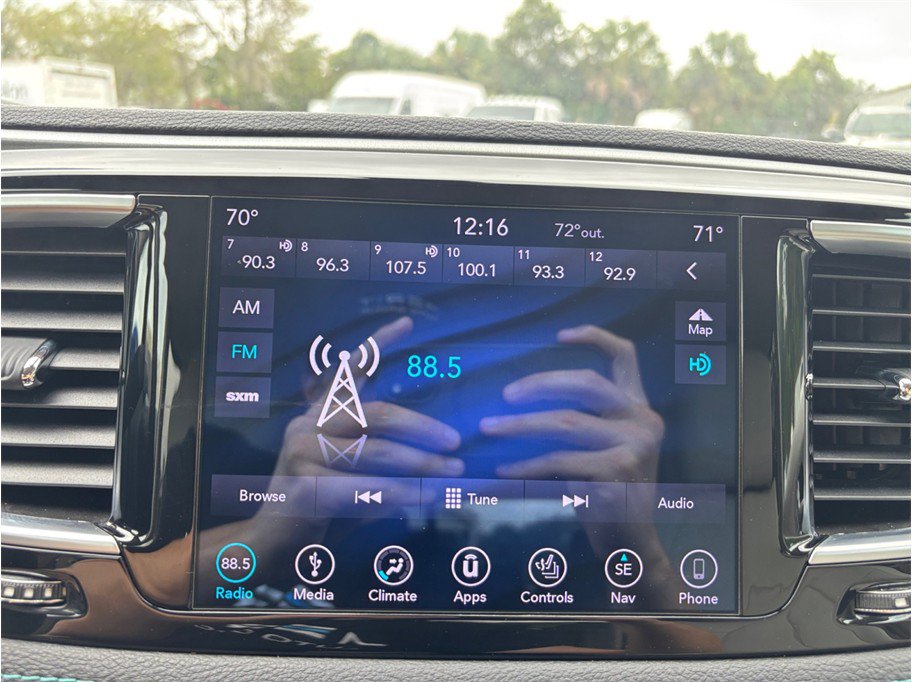 Used 2018 Chrysler Pacifica Limited FWD image 25
