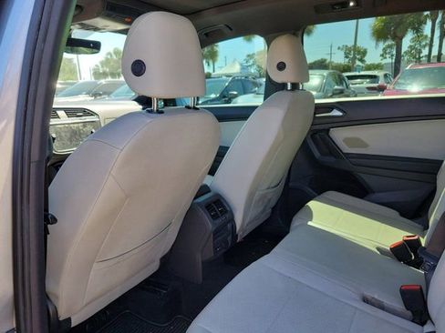 Used 2021 Volkswagen Tiguan SE R-Line FWD image 12