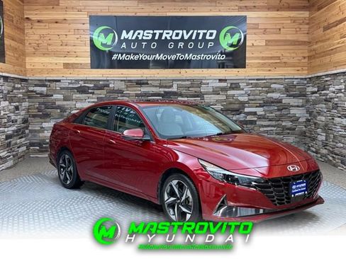 Used 2023 Hyundai Elantra Limited w/ Preferred Accessory Package FWD image 1