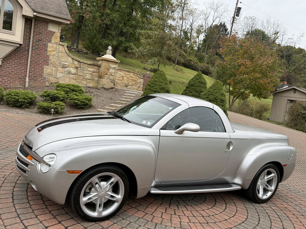 Used 2004 Chevrolet SSR w/ Preferred Equipment Group RWD image 15