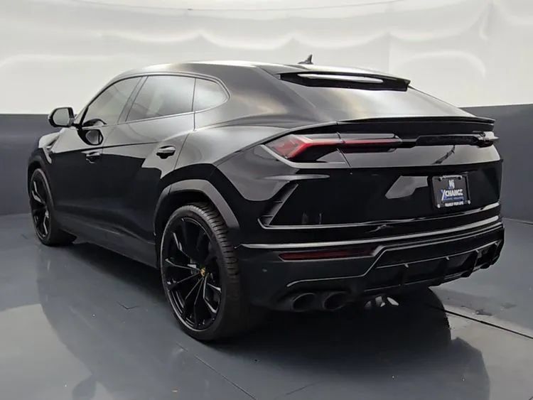 Used 2022 Lamborghini Urus AWD/4WD image 6
