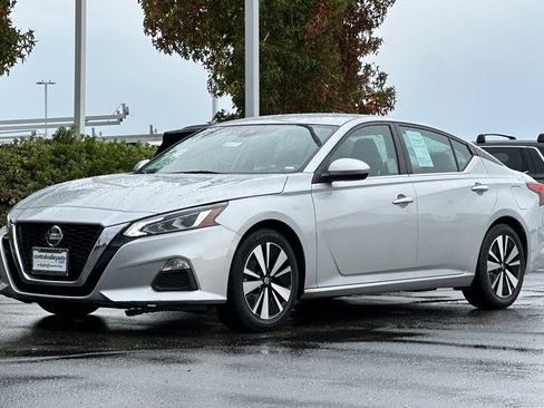 Certified 2022 Nissan Altima 2.5 SV image 8