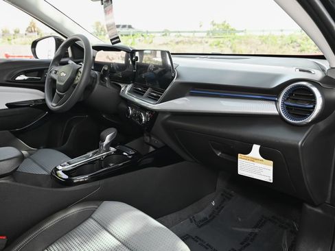 New 2026 Chevrolet Trax LT w/ LPO, Blackout Package FWD image 34