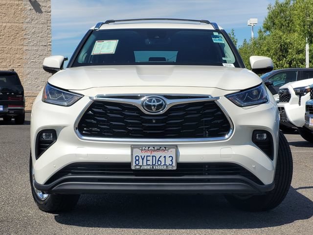 Certified 2021 Toyota Highlander Limited AWD/4WD image 3