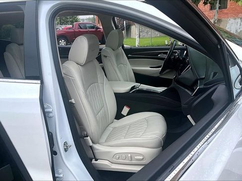 Used 2023 Buick Enclave Avenir w/ Avenir Technology Package FWD image 10