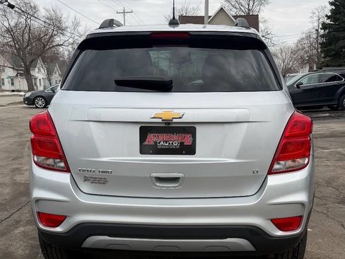 Used 2018 Chevrolet Trax LT w/ LT Convenience Package image 13