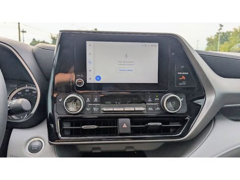 Used 2024 Toyota Highlander XLE image 23
