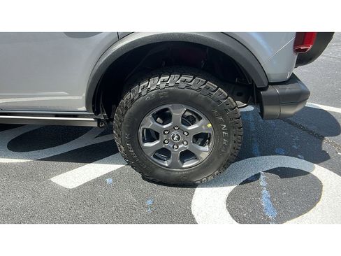 Used 2021 Ford Bronco Black Diamond image 18