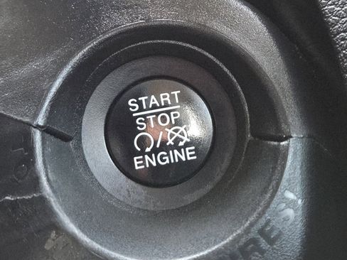 Used 2016 Jeep Renegade Trailhawk image 30