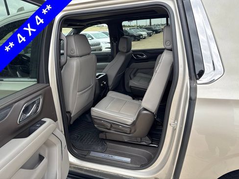 Used 2023 GMC Yukon XL SLT w/ SLT Luxury Package AWD/4WD image 6