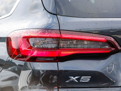 Used 2023 BMW X5 xDrive40i w/ Parking Assistance Package image 8