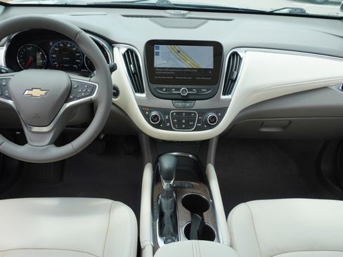 Used 2024 Chevrolet Malibu LT FWD image 29