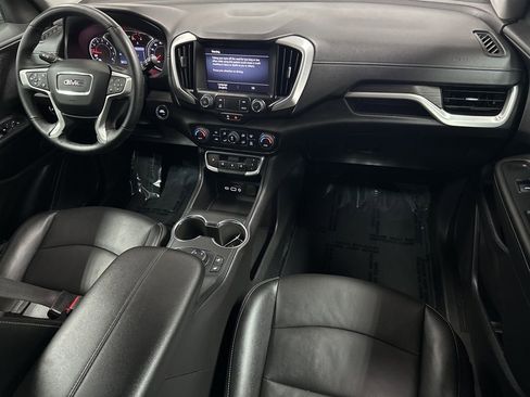 Used 2024 GMC Terrain SLT AWD/4WD image 12