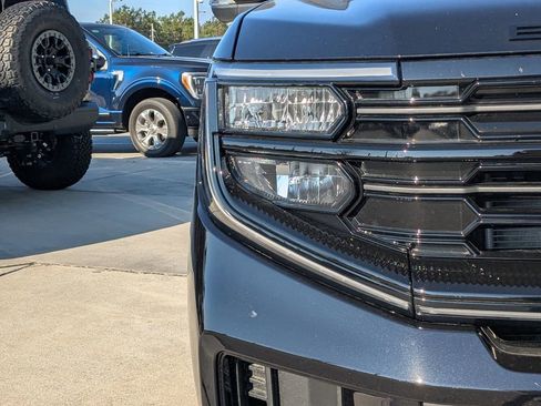 New 2025 Ford Expedition Platinum w/ Stealth Performance Package image 8