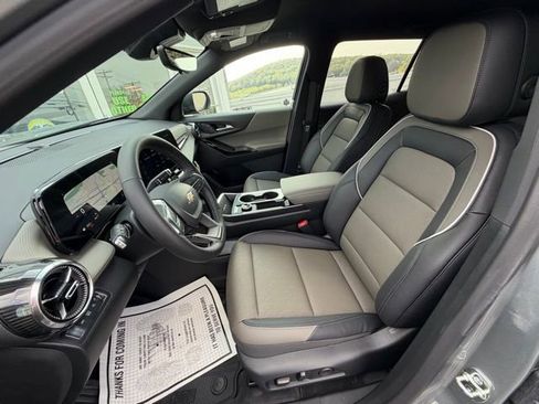 New 2026 Chevrolet Equinox LT w/ Convenience Package II AWD/4WD image 32