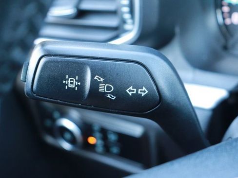 Used 2024 Ford Explorer XLT w/ Equipment Group 202A image 19