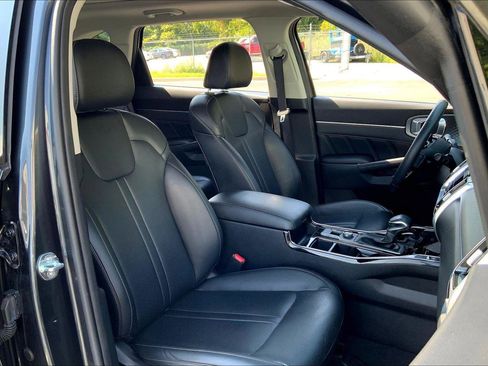 Used 2023 Kia Sorento SX image 7