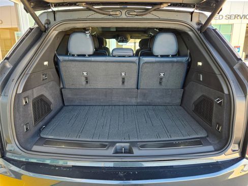 Certified 2025 Cadillac Escalade IQ Luxury 2 w/ LPO, Premium Carpet Package AWD/4WD image 33