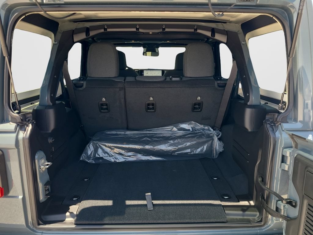 New 2026 Jeep Wrangler Unlimited Sahara AWD/4WD image 22