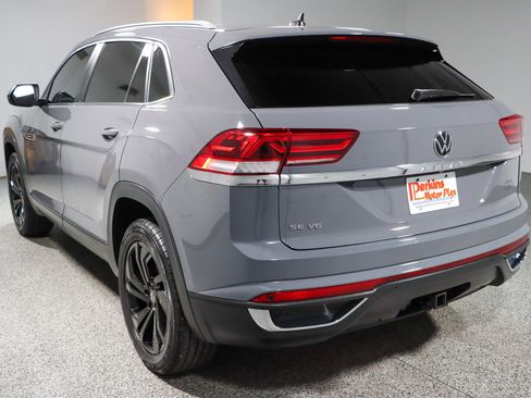Used 2021 Volkswagen Atlas Cross Sport SE image 9