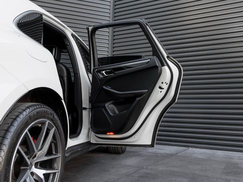 Used 2022 Porsche Macan S image 29