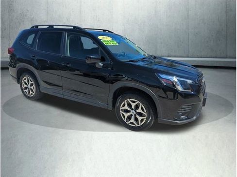 Used 2023 Subaru Forester Premium AWD/4WD image 8