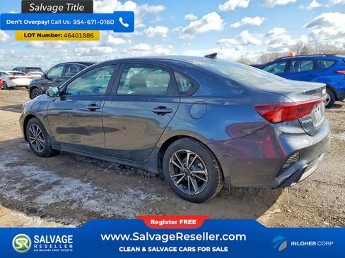 Used 2023 Kia Forte LXS w/ LXS Technology Package FWD image 3