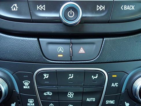Used 2024 Chevrolet Malibu LT FWD image 17
