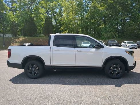 New 2026 Honda Ridgeline Black Edition image 3