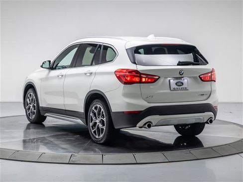 Used 2021 BMW X1 xDrive28i AWD/4WD image 3