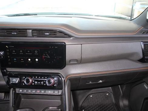 Used 2025 GMC Sierra 2500 AT4 w/ AT4 Premium Plus Package image 27