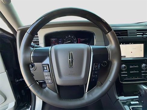 Used 2016 Lincoln Navigator Select image 37