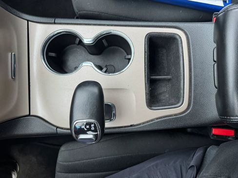 Used 2014 Jeep Grand Cherokee Laredo AWD/4WD image 16