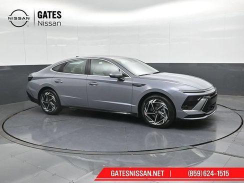 Used 2026 Hyundai Sonata SEL FWD image 1