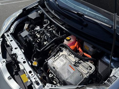 Used 2012 Toyota Prius C Two image 32