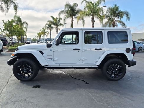 Used 2024 Jeep Wrangler Unlimited Sahara AWD/4WD image 7