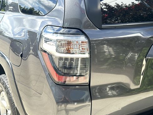 Used 2014 Toyota 4Runner SR5 Premium w/ Convenience Package AWD/4WD image 12
