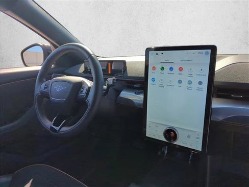 Certified 2021 Ford Mustang Mach-E GT image 28