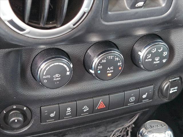 Used 2014 Jeep Wrangler Unlimited Sahara w/ Connectivity Group AWD/4WD image 12