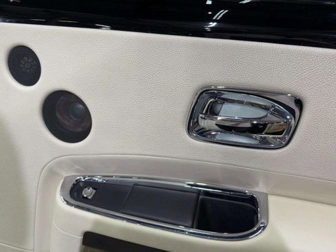 Used 2015 Rolls-Royce Ghost image 51