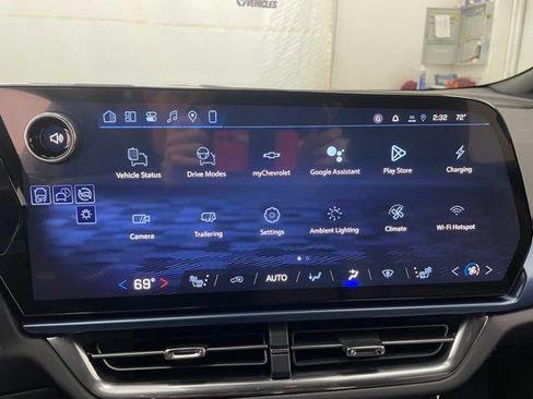 New 2026 Chevrolet Equinox EV LT image 3