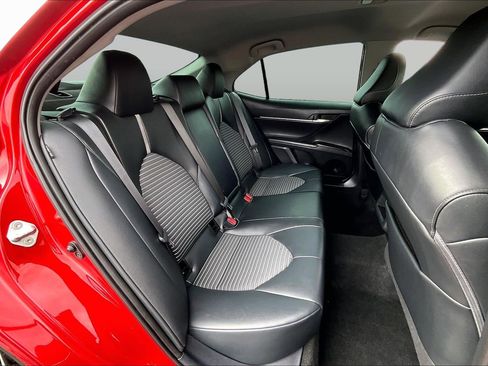 Used 2021 Toyota Camry SE image 25