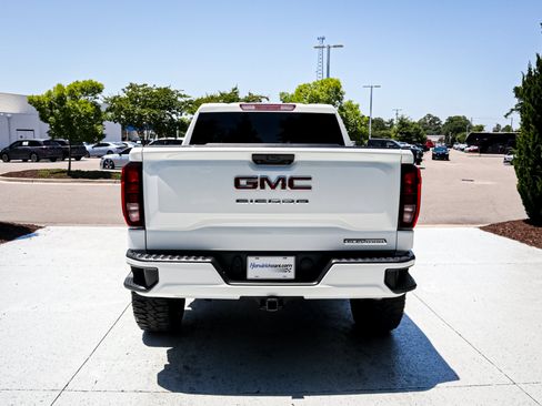 Used 2024 GMC Sierra 1500 Elevation AWD/4WD image 9